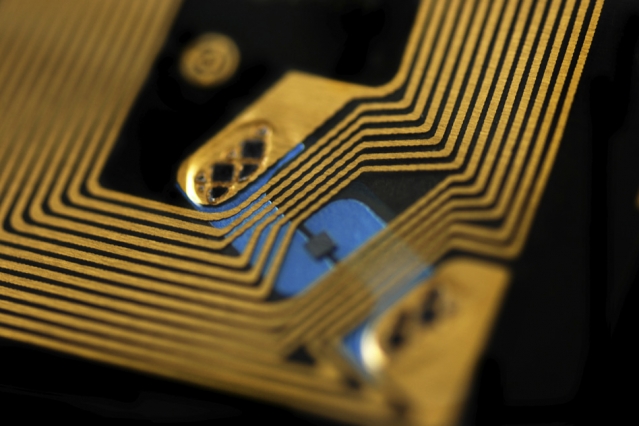 MIT-RFID-Chip_0.jpg